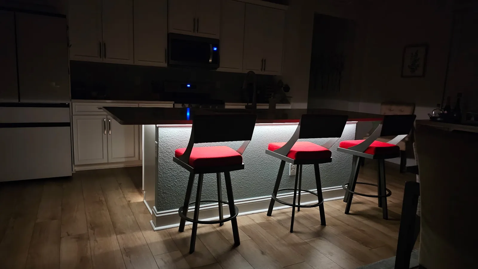 The bar run red after dark